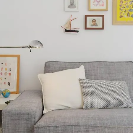 Apartamento Independiente En Planta Baja Con Patio Ajardinado Y Parking *