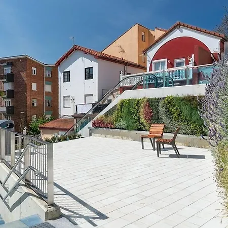 Apartment Apartamento Independiente En Planta Baja Con Patio Ajardinado Y Parking