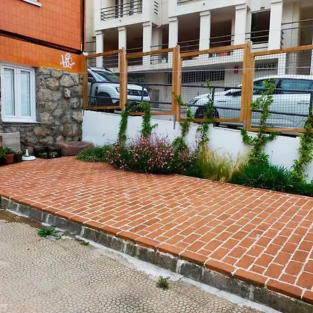 Apartamento Independiente En Planta Baja Con Patio Ajardinado Y Parking