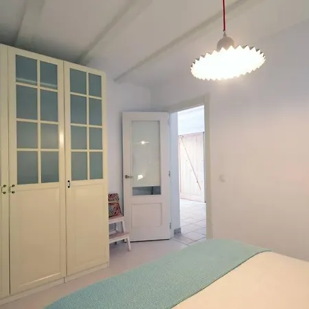 Apartamento Independiente En Planta Baja Con Patio Ajardinado Y Parking * Santander
