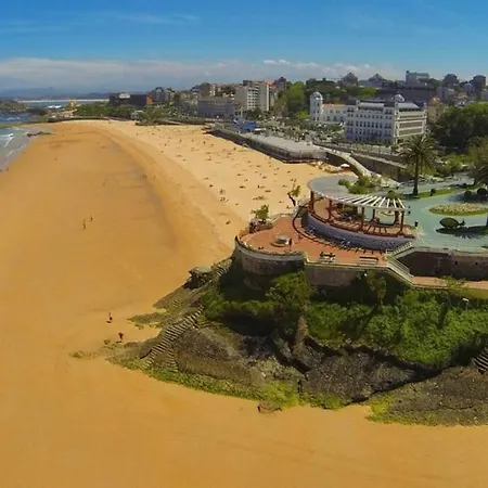 Apartamento Apartamento Independiente En Planta Baja Con Patio Ajardinado Y Parking