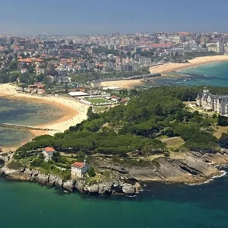 Apartamento Apartamento Independiente En Planta Baja Con Patio Ajardinado Y Parking Santander